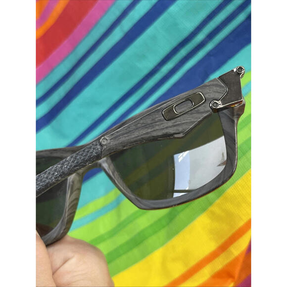 Rare Oakley Jupiter Squared Woodgrain/ Tungsten Iridium Polarized OO9135-07 H48 - Picture 8 of 8